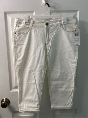 Dream Out Loud by Selena Gomez Creamy White and Tan Denim Capri Pants